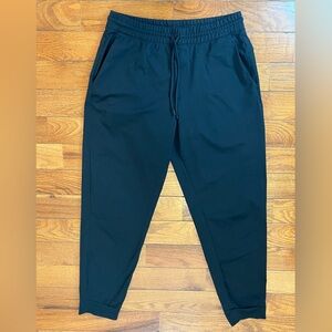 Uniqlo Black Jogger Pants Women’s L Elastic Waist Drawstring Minimalist Athleisu